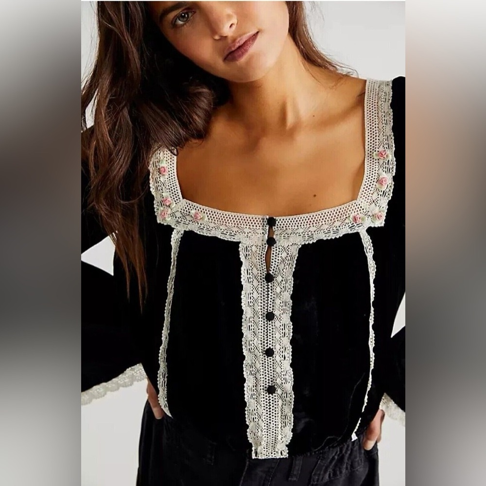 Free People l Twlya Top l Size: M